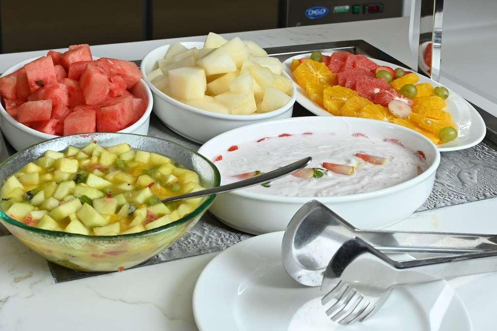 Comfort Hotel Jeddah King Road Restoran gambar